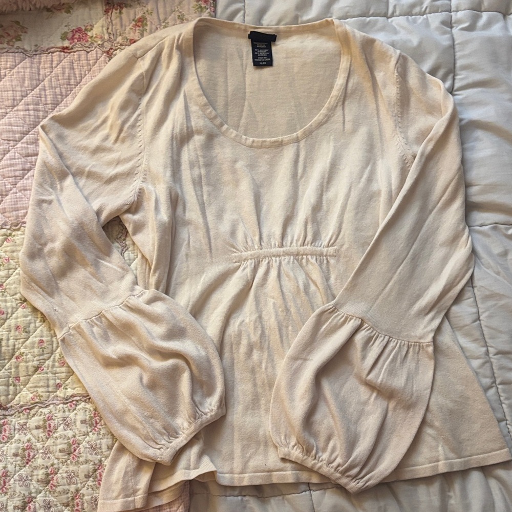 Light Babydoll Sweater w/ Balloon Sleeve